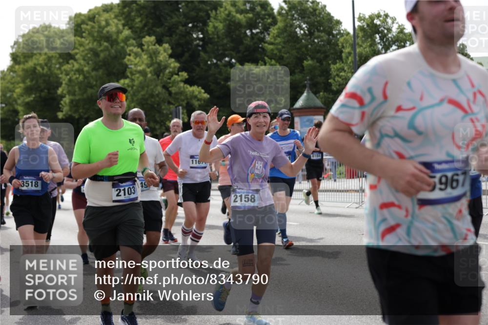 29.06.2025 - hella hamburg halbmarathon Jannik Wohlers http://msf.ph/oto/8343790 29.06.2025 10:42:43 Lombardsbrücke 1149, 1467, 1788, 2103, 2158, 2267, 2361, 2450, 2971, 3074, 3518, 3638, 3764, 4177, 4302, 4680, 5067, 5268, 5610, 5755, 5967, 7043, 7461, 7872, 8184, 8435, 8795, 8991, 9072, 9304, 9378, 9644, 9976, 10180, 10536, 11443, 11649, 11671, 12485, 12603, 13049, 13417, 13526, 13676, 13786, 13852, 15246, 15509, 15717, 16055, 16263, 16264, 16279, 16789, 16840, 17037, 17609, 17921, 18434, 18435, 18540, 18898, 19115 meine-sportfotos.de