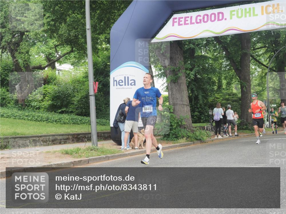 29.06.2025 - hella hamburg halbmarathon KatJ http://msf.ph/oto/8343811 29.06.2025 10:19:46 Zwischen KM18-KM19 3845 meine-sportfotos.de