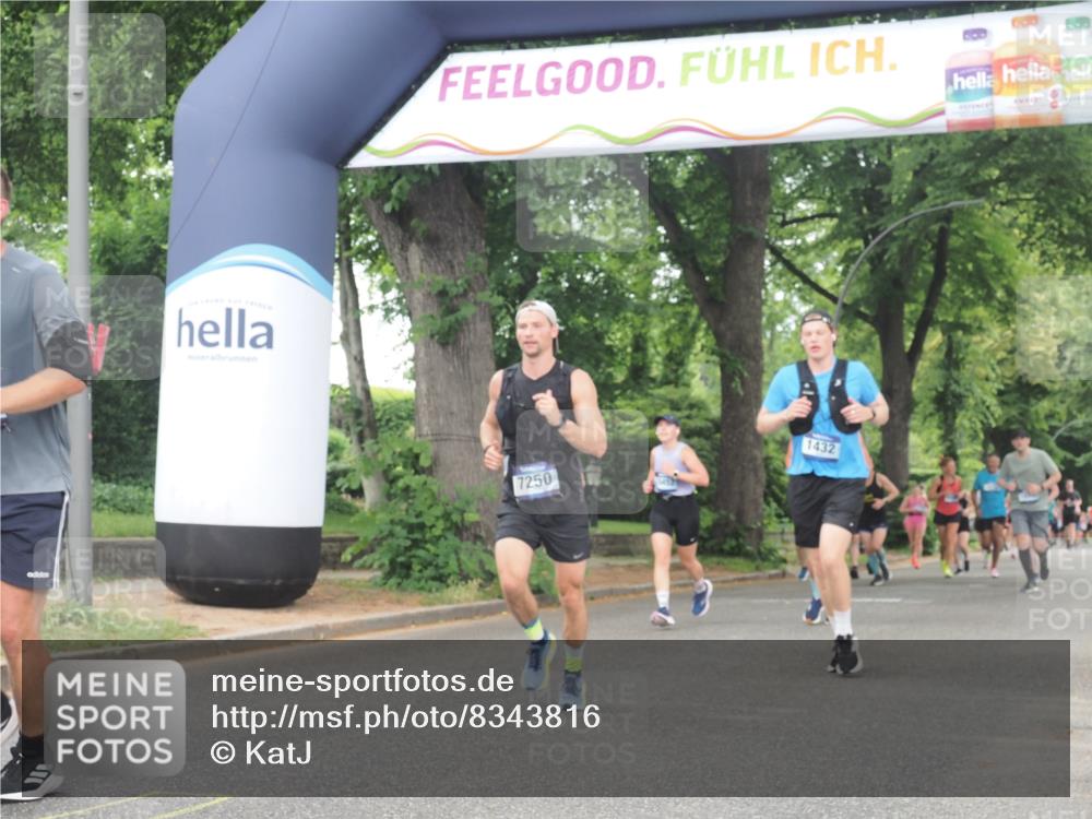 29.06.2025 - hella hamburg halbmarathon KatJ http://msf.ph/oto/8343816 29.06.2025 10:49:13 Zwischen KM18-KM19 1432, 5763, 7250, 8624 meine-sportfotos.de