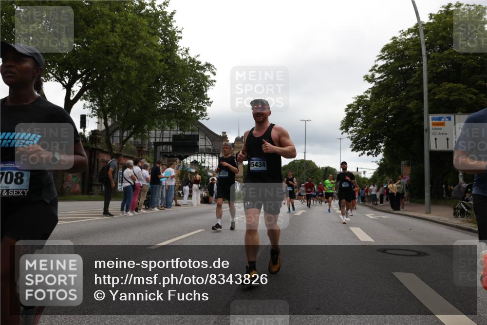 29.06.2025 - hella hamburg halbmarathon Yannick Fuchs http://msf.ph/oto/8343826 29.06.2025 10:52:19 20KM 1319, 1595, 1833, 2159, 2250, 2619, 2656, 2840, 2996, 3251, 4319, 4502, 4550, 4708, 4767, 5277, 5341, 5675, 6138, 6147, 6592, 7082, 7189, 7659, 7856, 8089, 8322, 8585, 9230, 10020, 10268, 10319, 10518, 10703, 11394, 11605, 11808, 11846, 12378, 12495, 12585, 12734, 12735, 12879, 13287, 13512, 13654, 13694, 13816, 13880, 14266, 14673, 15197, 15434, 15527, 16189, 17531, 17814, 17827, 18180, 18492, 18727, 18985 meine-sportfotos.de