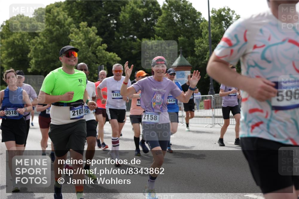 29.06.2025 - hella hamburg halbmarathon Jannik Wohlers http://msf.ph/oto/8343862 29.06.2025 10:42:43 Lombardsbrücke 1149, 1467, 1788, 2103, 2158, 2267, 2361, 2450, 2971, 3074, 3518, 3638, 3764, 4177, 4302, 4680, 5067, 5268, 5610, 5755, 5967, 7043, 7461, 7872, 8184, 8435, 8795, 8991, 9072, 9304, 9378, 9644, 9976, 10180, 10536, 11443, 11649, 11671, 12485, 12603, 13049, 13417, 13526, 13676, 13786, 13852, 15246, 15509, 15717, 16055, 16263, 16264, 16279, 16789, 16840, 17037, 17609, 17921, 18434, 18435, 18540, 18898, 19115 meine-sportfotos.de