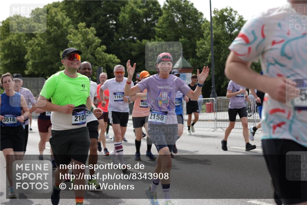 29.06.2025 - hella hamburg halbmarathon Jannik Wohlers http://msf.ph/oto/8343908 29.06.2025 10:42:43 Lombardsbrücke 1149, 1467, 1788, 2103, 2158, 2267, 2361, 2450, 2971, 3074, 3518, 3638, 3764, 4177, 4302, 4680, 5067, 5268, 5610, 5755, 5967, 7043, 7461, 7872, 8184, 8435, 8795, 8991, 9072, 9304, 9378, 9644, 9976, 10180, 10536, 11443, 11649, 11671, 12485, 12603, 13049, 13417, 13526, 13676, 13786, 13852, 15246, 15509, 15717, 16055, 16263, 16264, 16279, 16789, 16840, 17037, 17609, 17921, 18434, 18435, 18540, 18898, 19115 meine-sportfotos.de