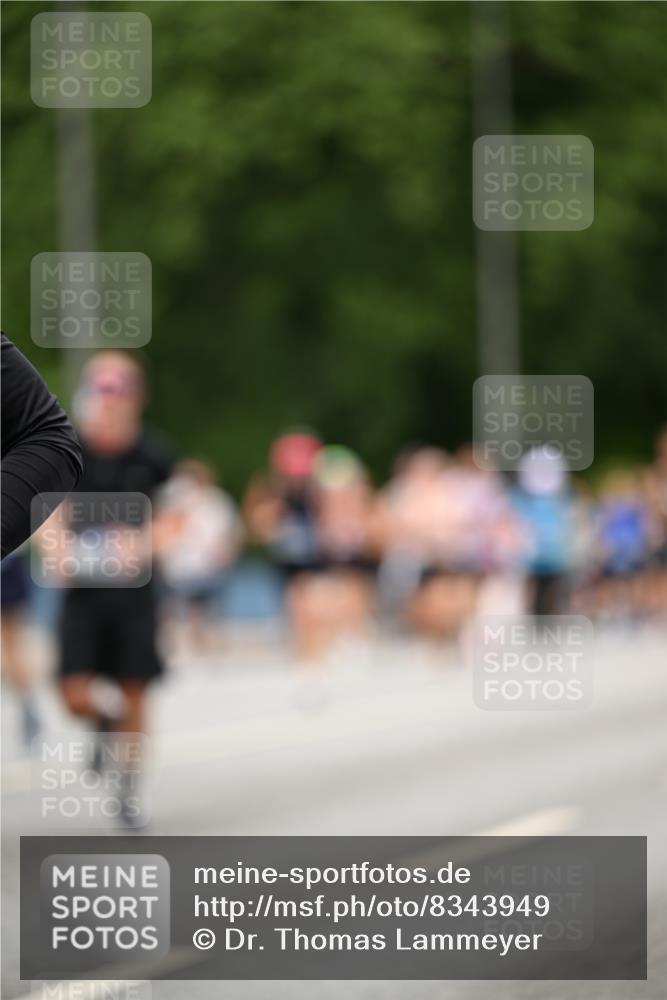 29.06.2025 - hella hamburg halbmarathon Dr. Thomas Lammeyer http://msf.ph/oto/8343949 29.06.2025 10:40:28 Kennedybrücke 1036, 1102, 1183, 1224, 1284, 1717, 2352, 2588, 3243, 3741, 3990, 4902, 4937, 5012, 5240, 5246, 5531, 5747, 5919, 6021, 6381, 6845, 6896, 7111, 7927, 8356, 8530, 9229, 9295, 9694, 9701, 10119, 10336, 10341, 10567, 11010 meine-sportfotos.de