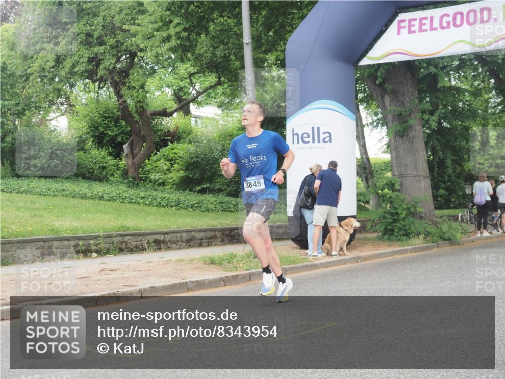 29.06.2025 - hella hamburg halbmarathon KatJ http://msf.ph/oto/8343954 29.06.2025 10:19:46 Zwischen KM18-KM19 3845 meine-sportfotos.de