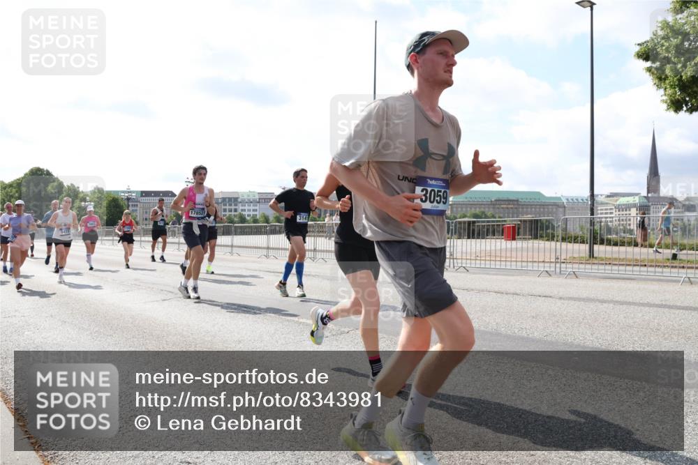 29.06.2025 - hella hamburg halbmarathon Lena Gebhardt http://msf.ph/oto/8343981 29.06.2025 10:00:48 Lombardsbrücke 17852, 5418, 3141, 3059, 1019, 1526, 1544, 1568, 1583, 1611, 1681, 1726, 2027, 2086, 2236, 2346, 2426, 2474, 2606, 2652, 2982, 3042, 3059, 3141, 3319, 3400, 3625, 3740, 3794, 3983, 4238, 4419, 4579, 4594, 4616, 4708, 4767, 4813, 4940, 4945, 5033, 5418, 5643, 5870, 6138, 6147, 6220, 6443, 6470, 6487, 6531, 6714, 6757, 7658, 7757, 7759, 7761, 8255, 8326, 8478, 8632, 8923, 9124, 9553, 9555, 9577, 10074, 10188, 10271, 10599 meine-sportfotos.de