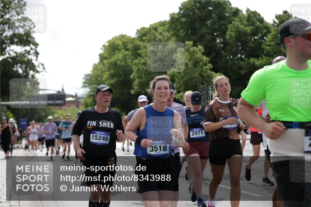 29.06.2025 - hella hamburg halbmarathon Jannik Wohlers http://msf.ph/oto/8343988 29.06.2025 10:42:44 Lombardsbrücke 1149, 1467, 1788, 1816, 2103, 2158, 2267, 2361, 2450, 2971, 3074, 3518, 3638, 3764, 4056, 4177, 4302, 4680, 5067, 5268, 5610, 5755, 5967, 7043, 7461, 7872, 8184, 8435, 8795, 8991, 9072, 9304, 9644, 9976, 10180, 10536, 11093, 11443, 11649, 11671, 12485, 12603, 13049, 13417, 13526, 13676, 13684, 13685, 13786, 13852, 15246, 15509, 15717, 16055, 16263, 16264, 16789, 16840, 17609, 17921, 18434, 18435, 18540, 18898, 19115 meine-sportfotos.de