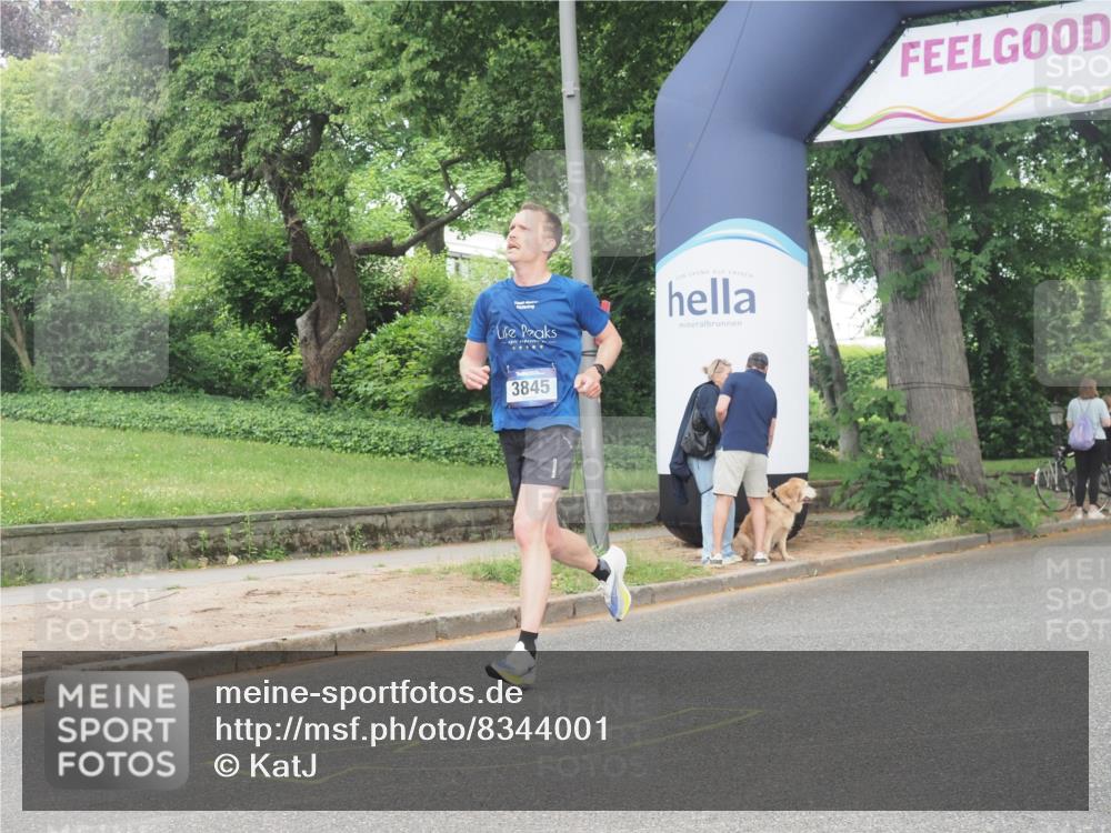29.06.2025 - hella hamburg halbmarathon KatJ http://msf.ph/oto/8344001 29.06.2025 10:19:46 Zwischen KM18-KM19 3845 meine-sportfotos.de