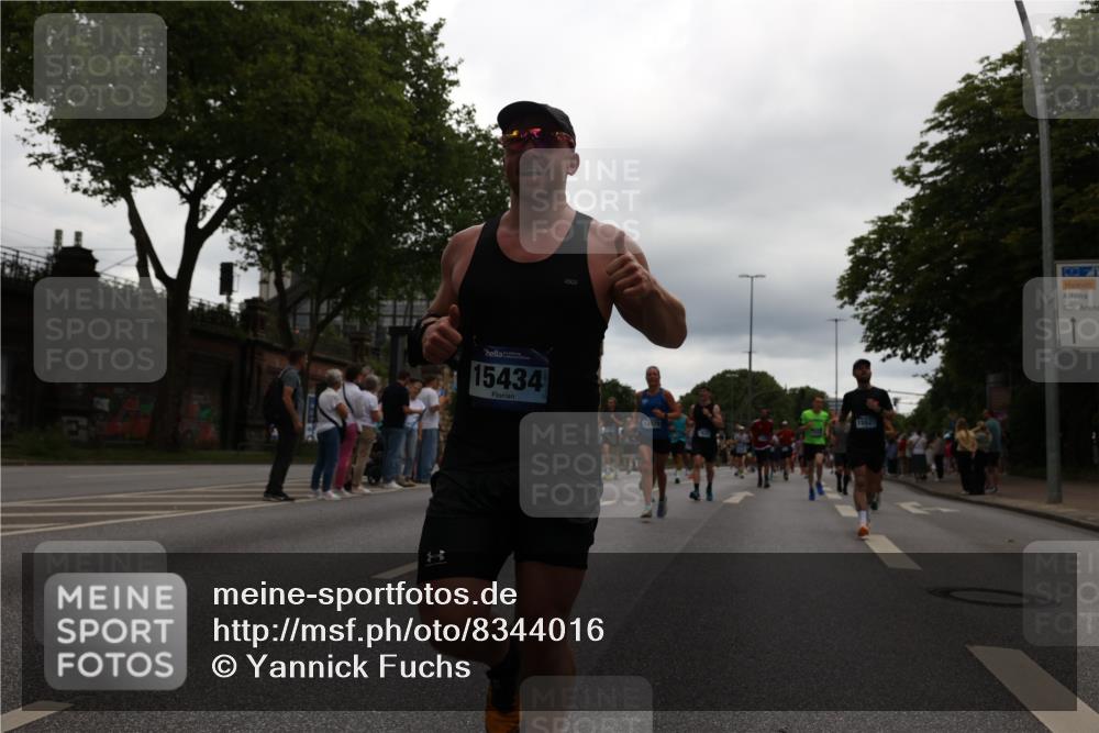 29.06.2025 - hella hamburg halbmarathon Yannick Fuchs http://msf.ph/oto/8344016 29.06.2025 10:52:20 20KM 1319, 1595, 1833, 2159, 2250, 2619, 2656, 2996, 3251, 4319, 4550, 4708, 4767, 5277, 5341, 5675, 6138, 6147, 6592, 7082, 7659, 7856, 8089, 8322, 9230, 10020, 10268, 10319, 10518, 10703, 11394, 11605, 11808, 11846, 12378, 12495, 12585, 12734, 12735, 12879, 13287, 13512, 13654, 13694, 13880, 14266, 14355, 14673, 15197, 15434, 15527, 16189, 17531, 17814, 17827, 18180, 18727, 18985 meine-sportfotos.de