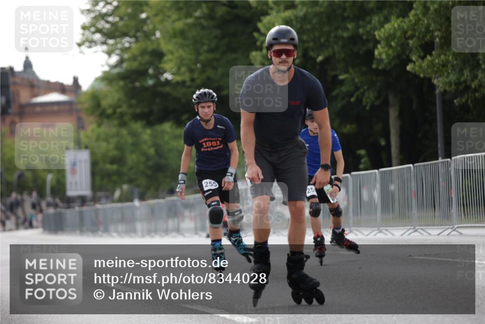 29.06.2025 - hella hamburg halbmarathon Jannik Wohlers http://msf.ph/oto/8344028 29.06.2025 09:02:40 Lombardsbrücke  meine-sportfotos.de