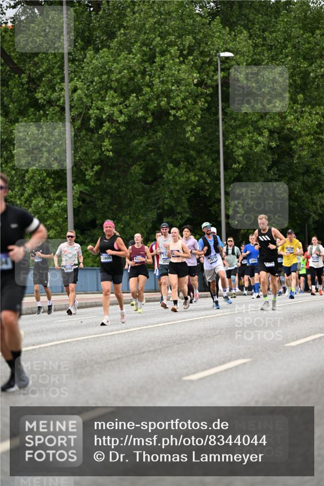 29.06.2025 - hella hamburg halbmarathon Dr. Thomas Lammeyer http://msf.ph/oto/8344044 29.06.2025 10:40:29 Kennedybrücke 1036, 1102, 1183, 1224, 1284, 1717, 2352, 2588, 3243, 3741, 3990, 4902, 4937, 5012, 5171, 5240, 5246, 5531, 5747, 5919, 6021, 6381, 6845, 6896, 7111, 7927, 8356, 8530, 9229, 9295, 9694, 9701, 10119, 10336, 10341, 10567, 11010 meine-sportfotos.de