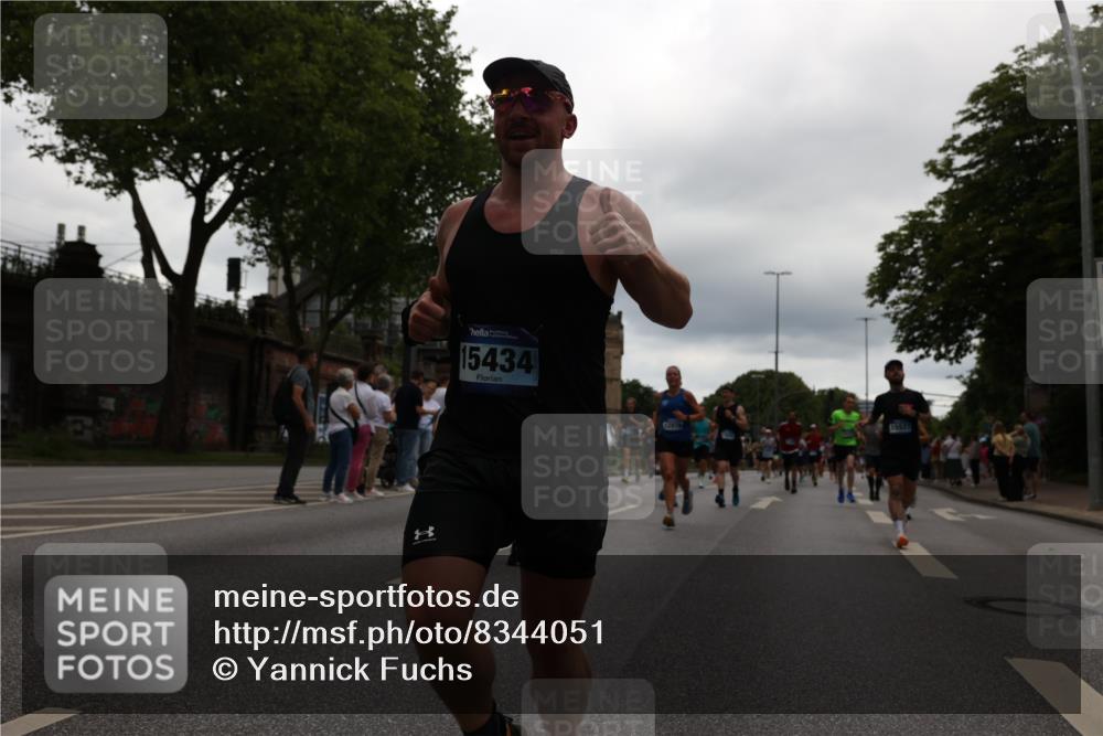 29.06.2025 - hella hamburg halbmarathon Yannick Fuchs http://msf.ph/oto/8344051 29.06.2025 10:52:20 20KM 1319, 1595, 1833, 2159, 2250, 2619, 2656, 2996, 3251, 4319, 4550, 4708, 4767, 5277, 5341, 5675, 6138, 6147, 6592, 7082, 7659, 7856, 8089, 8322, 9230, 10020, 10268, 10319, 10518, 10703, 11394, 11605, 11808, 11846, 12378, 12495, 12585, 12734, 12735, 12879, 13287, 13512, 13654, 13694, 13880, 14266, 14355, 14673, 15197, 15434, 15527, 16189, 17531, 17814, 17827, 18180, 18727, 18985 meine-sportfotos.de