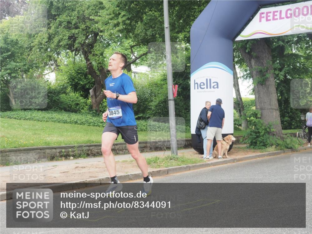 29.06.2025 - hella hamburg halbmarathon KatJ http://msf.ph/oto/8344091 29.06.2025 10:19:47 Zwischen KM18-KM19 3845 meine-sportfotos.de