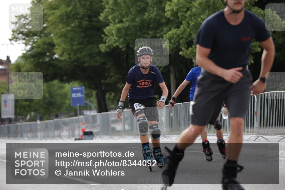 29.06.2025 - hella hamburg halbmarathon Jannik Wohlers http://msf.ph/oto/8344092 29.06.2025 09:02:41 Lombardsbrücke  meine-sportfotos.de