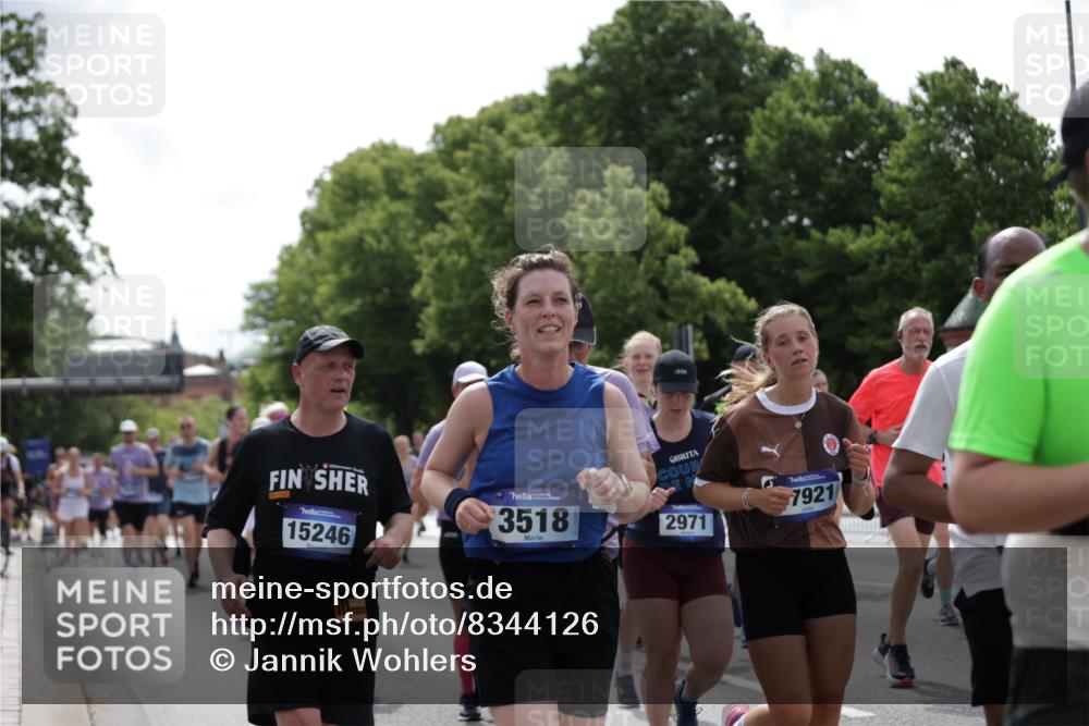 29.06.2025 - hella hamburg halbmarathon Jannik Wohlers http://msf.ph/oto/8344126 29.06.2025 10:42:44 Lombardsbrücke 1149, 1467, 1788, 1816, 2103, 2158, 2267, 2361, 2450, 2971, 3074, 3518, 3638, 3764, 4056, 4177, 4302, 4680, 5067, 5268, 5610, 5755, 5967, 7043, 7461, 7872, 8184, 8435, 8795, 8991, 9072, 9304, 9644, 9976, 10180, 10536, 11093, 11443, 11649, 11671, 12485, 12603, 13049, 13417, 13526, 13676, 13684, 13685, 13786, 13852, 15246, 15509, 15717, 16055, 16263, 16264, 16789, 16840, 17609, 17921, 18434, 18435, 18540, 18898, 19115 meine-sportfotos.de