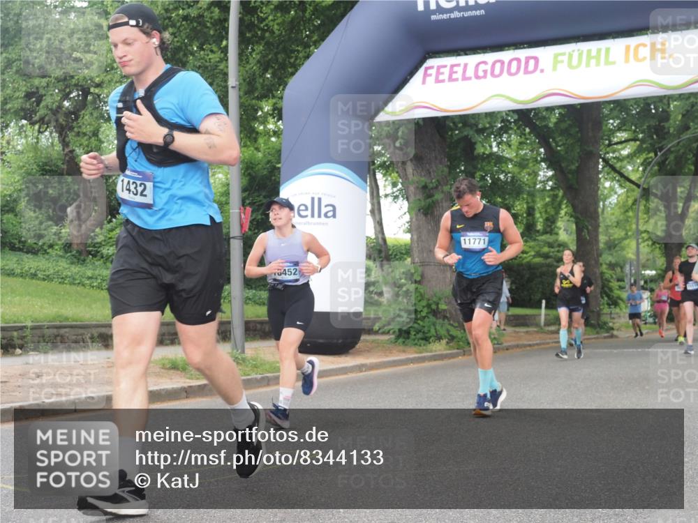 29.06.2025 - hella hamburg halbmarathon KatJ http://msf.ph/oto/8344133 29.06.2025 10:49:16 Zwischen KM18-KM19 1377, 1432, 5763, 7250, 8624 meine-sportfotos.de