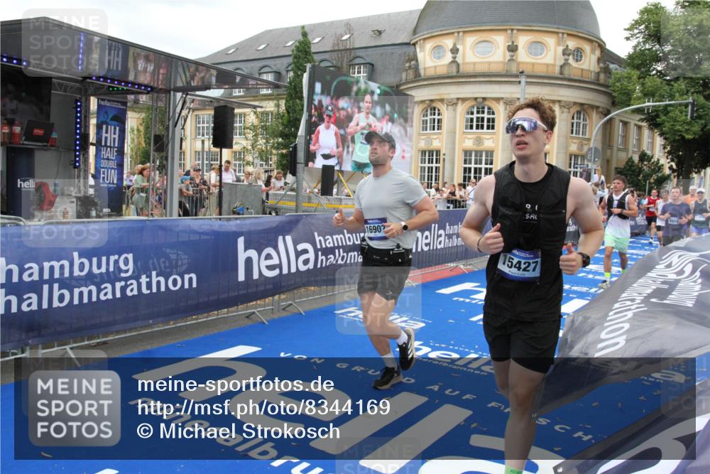 29.06.2025 - hella hamburg halbmarathon Michael Strokosch http://msf.ph/oto/8344169 29.06.2025 10:51:54 Ziel 2396, 2818, 2823, 2880, 4297, 5102, 7224, 8710, 8819, 8856, 9793, 9959, 12224, 13799, 15427, 15690, 15727, 16907, 17682, 17815, 17962, 19053, 19137 meine-sportfotos.de