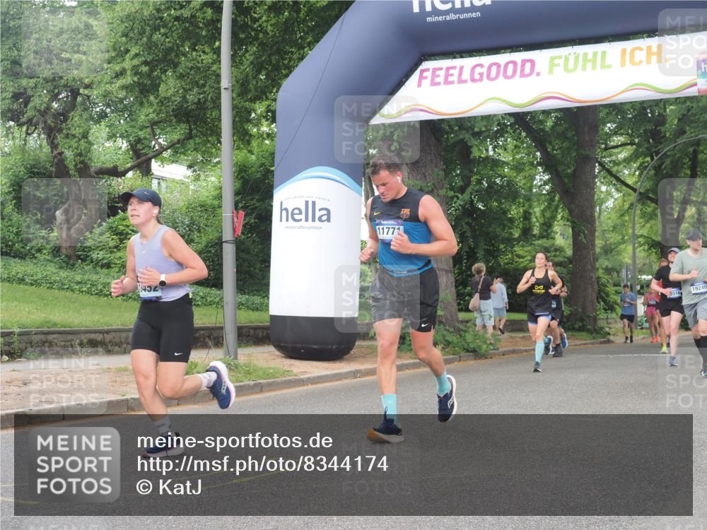 29.06.2025 - hella hamburg halbmarathon KatJ http://msf.ph/oto/8344174 29.06.2025 10:49:16 Zwischen KM18-KM19 1377, 1432, 5763, 7250, 8624 meine-sportfotos.de