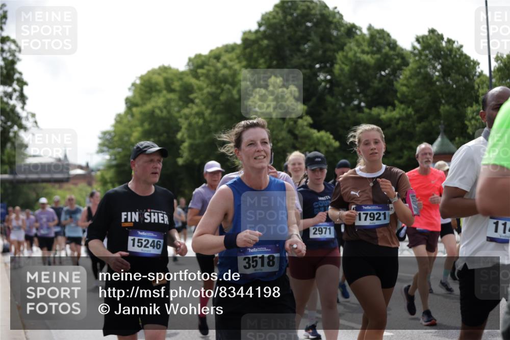 29.06.2025 - hella hamburg halbmarathon Jannik Wohlers http://msf.ph/oto/8344198 29.06.2025 10:42:44 Lombardsbrücke 1149, 1467, 1788, 1816, 2103, 2158, 2267, 2361, 2450, 2971, 3074, 3518, 3638, 3764, 4056, 4177, 4302, 4680, 5067, 5268, 5610, 5755, 5967, 7043, 7461, 7872, 8184, 8435, 8795, 8991, 9072, 9304, 9644, 9976, 10180, 10536, 11093, 11443, 11649, 11671, 12485, 12603, 13049, 13417, 13526, 13676, 13684, 13685, 13786, 13852, 15246, 15509, 15717, 16055, 16263, 16264, 16789, 16840, 17609, 17921, 18434, 18435, 18540, 18898, 19115 meine-sportfotos.de