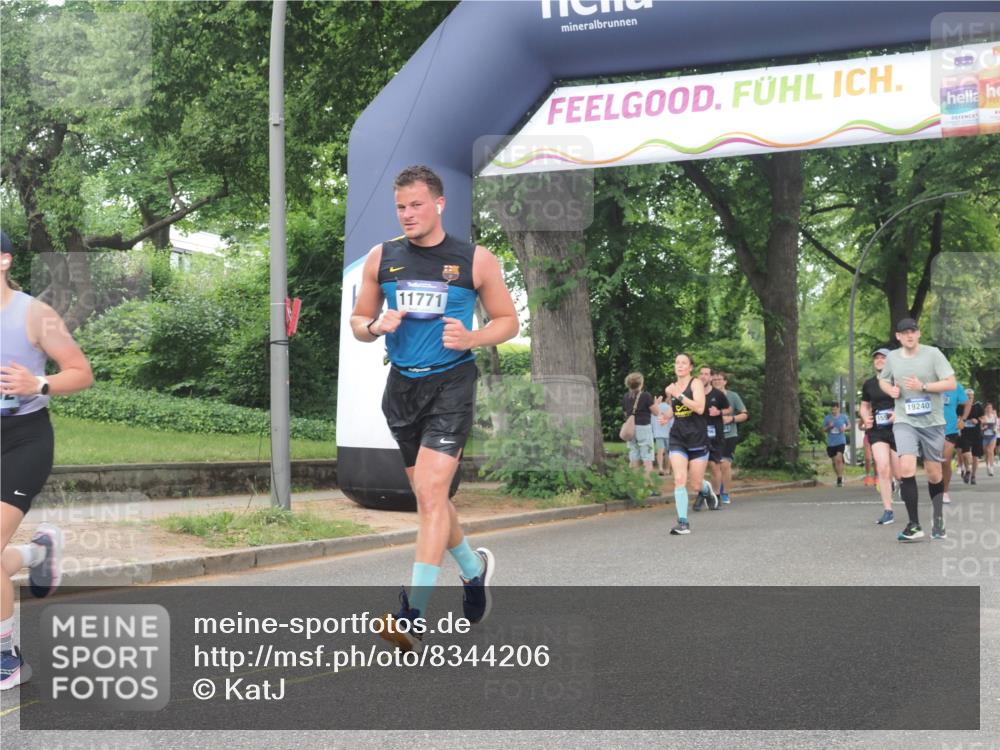 29.06.2025 - hella hamburg halbmarathon KatJ http://msf.ph/oto/8344206 29.06.2025 10:49:17 Zwischen KM18-KM19 1377, 1432, 5763, 7250, 8624 meine-sportfotos.de