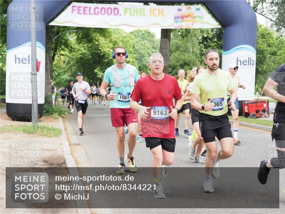 29.06.2025 - hella hamburg halbmarathon MichiJ http://msf.ph/oto/8344221 29.06.2025 10:40:27 Zwischen KM18-KM19 1061, 1499, 1549, 2074, 2082, 4770, 6511, 6512, 6628, 6897, 7177, 7274, 9065, 9163, 10895, 11551, 11588, 11589, 11604, 12155, 12712, 13147, 15430, 15502, 15690, 16477, 16986, 17130, 18831, 18915, 19244 meine-sportfotos.de