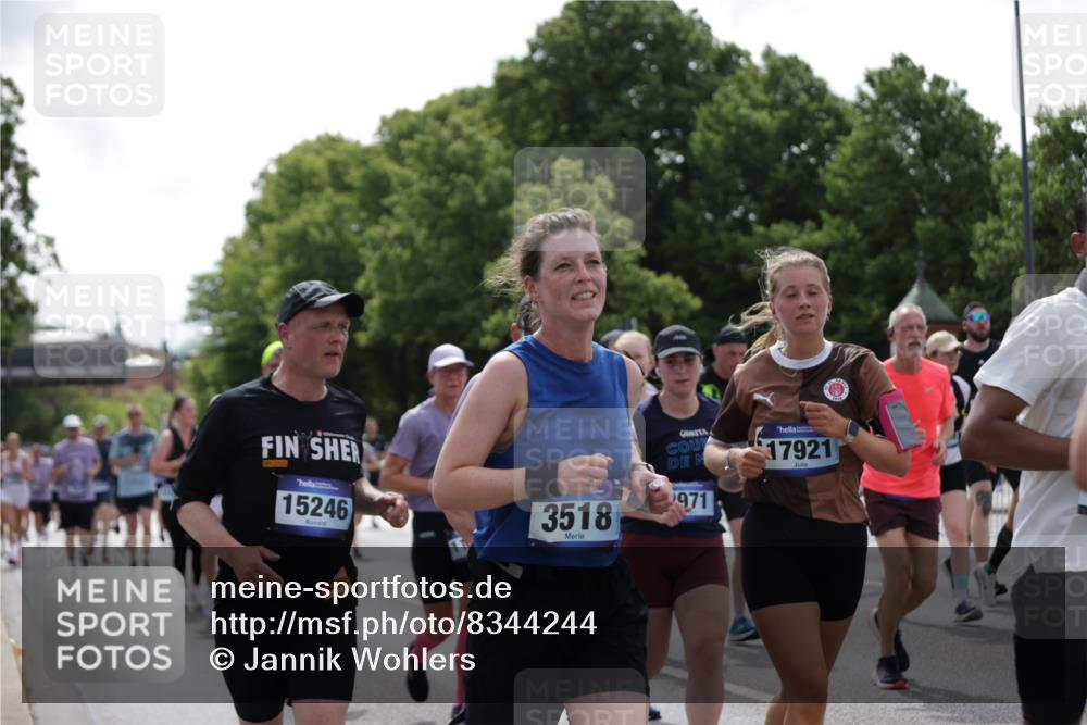 29.06.2025 - hella hamburg halbmarathon Jannik Wohlers http://msf.ph/oto/8344244 29.06.2025 10:42:44 Lombardsbrücke 1149, 1467, 1788, 1816, 2103, 2158, 2267, 2361, 2450, 2971, 3074, 3518, 3638, 3764, 4056, 4177, 4302, 4680, 5067, 5268, 5610, 5755, 5967, 7043, 7461, 7872, 8184, 8435, 8795, 8991, 9072, 9304, 9644, 9976, 10180, 10536, 11093, 11443, 11649, 11671, 12485, 12603, 13049, 13417, 13526, 13676, 13684, 13685, 13786, 13852, 15246, 15509, 15717, 16055, 16263, 16264, 16789, 16840, 17609, 17921, 18434, 18435, 18540, 18898, 19115 meine-sportfotos.de