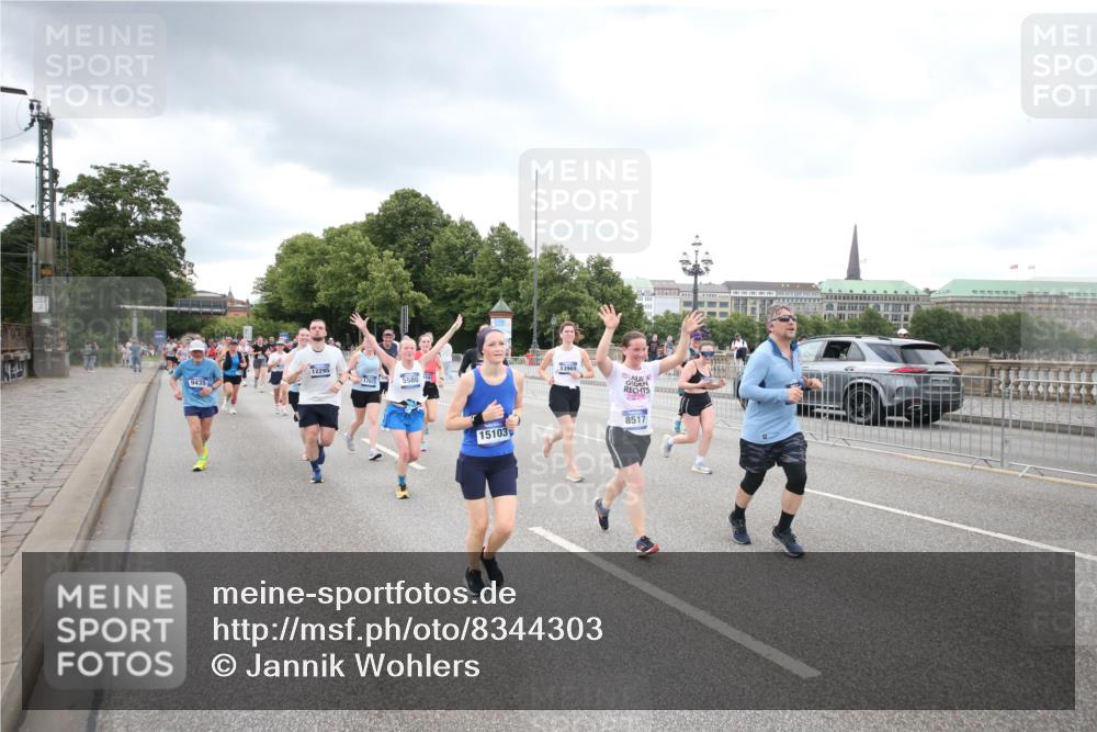 29.06.2025 - hella hamburg halbmarathon Jannik Wohlers http://msf.ph/oto/8344303 29.06.2025 10:55:55 Lombardsbrücke 1113, 1738, 2095, 2915, 3257, 3953, 3987, 4083, 4354, 5580, 5693, 5757, 6690, 6968, 7025, 7028, 7090, 7711, 8005, 8305, 8517, 8766, 9383, 9435, 9606, 9948, 9953, 10740, 10784, 10987, 11298, 11628, 11862, 11863, 12295, 12296, 12551, 13395, 13405, 13965, 14613, 15103, 15173, 15443, 15696, 15699, 16655, 17084, 17092, 17398, 17494, 17649, 17673, 18247, 18349, 18798, 19228 meine-sportfotos.de