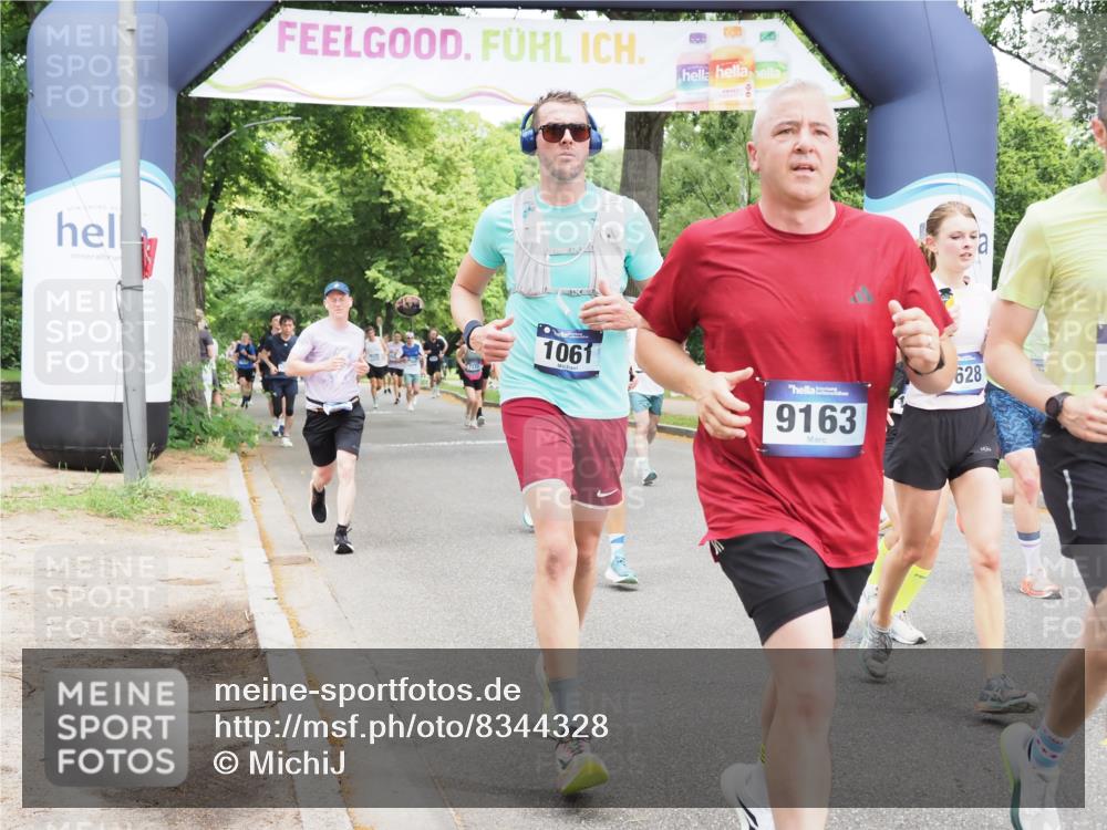 29.06.2025 - hella hamburg halbmarathon MichiJ http://msf.ph/oto/8344328 29.06.2025 10:40:27 Zwischen KM18-KM19 1061, 1499, 1549, 2074, 2082, 4770, 6511, 6512, 6628, 6897, 7177, 7274, 9065, 9163, 10895, 11551, 11588, 11589, 11604, 12155, 12712, 13147, 15430, 15502, 15690, 16477, 16986, 17130, 18831, 18915, 19244 meine-sportfotos.de