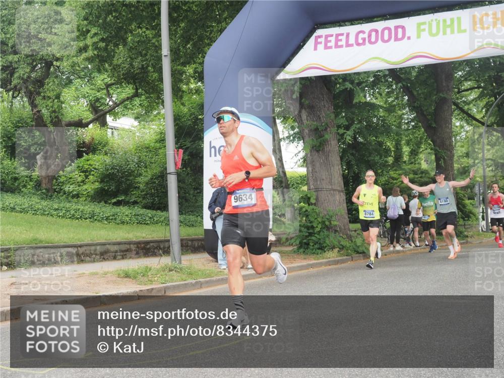 29.06.2025 - hella hamburg halbmarathon KatJ http://msf.ph/oto/8344375 29.06.2025 10:19:48 Zwischen KM18-KM19 3845 meine-sportfotos.de