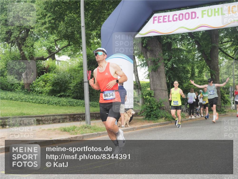 29.06.2025 - hella hamburg halbmarathon KatJ http://msf.ph/oto/8344391 29.06.2025 10:19:48 Zwischen KM18-KM19 3845 meine-sportfotos.de