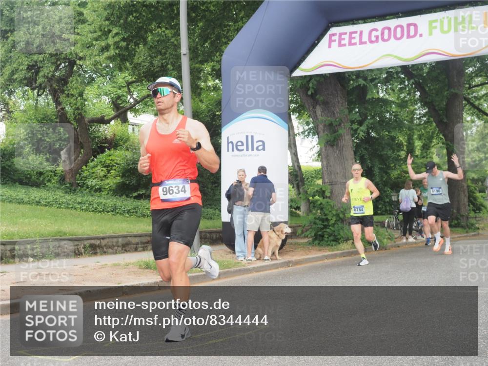 29.06.2025 - hella hamburg halbmarathon KatJ http://msf.ph/oto/8344444 29.06.2025 10:19:49 Zwischen KM18-KM19 3845 meine-sportfotos.de