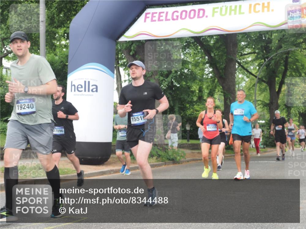 29.06.2025 - hella hamburg halbmarathon KatJ http://msf.ph/oto/8344488 29.06.2025 10:49:20 Zwischen KM18-KM19 1377, 1432, 3625 meine-sportfotos.de
