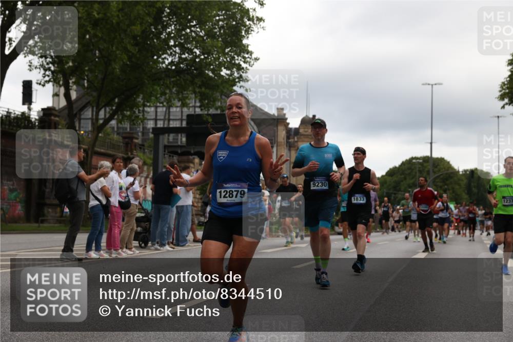 29.06.2025 - hella hamburg halbmarathon Yannick Fuchs http://msf.ph/oto/8344510 29.06.2025 10:52:22 20KM 1319, 1833, 2159, 2250, 2619, 2656, 2711, 2996, 3251, 4550, 4708, 4767, 5277, 5675, 6138, 6147, 6592, 7082, 7659, 7856, 8089, 9230, 9553, 9555, 10020, 10268, 10319, 10518, 10703, 11394, 11605, 11808, 11846, 12378, 12495, 12585, 12734, 12735, 12879, 13287, 13512, 13654, 13694, 13880, 14355, 14673, 15197, 15434, 15527, 16189, 17531, 17665, 17814, 17827, 17967, 18727, 18985 meine-sportfotos.de
