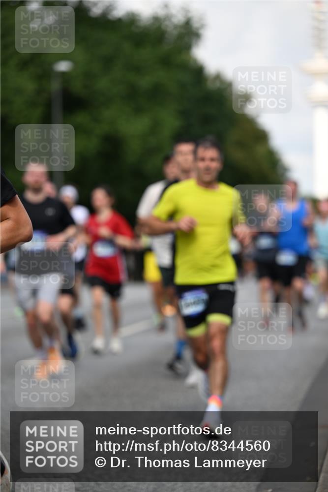 29.06.2025 - hella hamburg halbmarathon Dr. Thomas Lammeyer http://msf.ph/oto/8344560 29.06.2025 09:56:03 Kennedybrücke 1057, 1139, 1169, 1220, 1512, 1604, 3305, 4080, 4565, 4871, 4915, 5007, 5011, 5336, 6373, 6711, 7185, 7432, 7710, 7865, 7961, 8564, 8852, 9444, 10099, 10251, 10493, 10691, 10741 meine-sportfotos.de