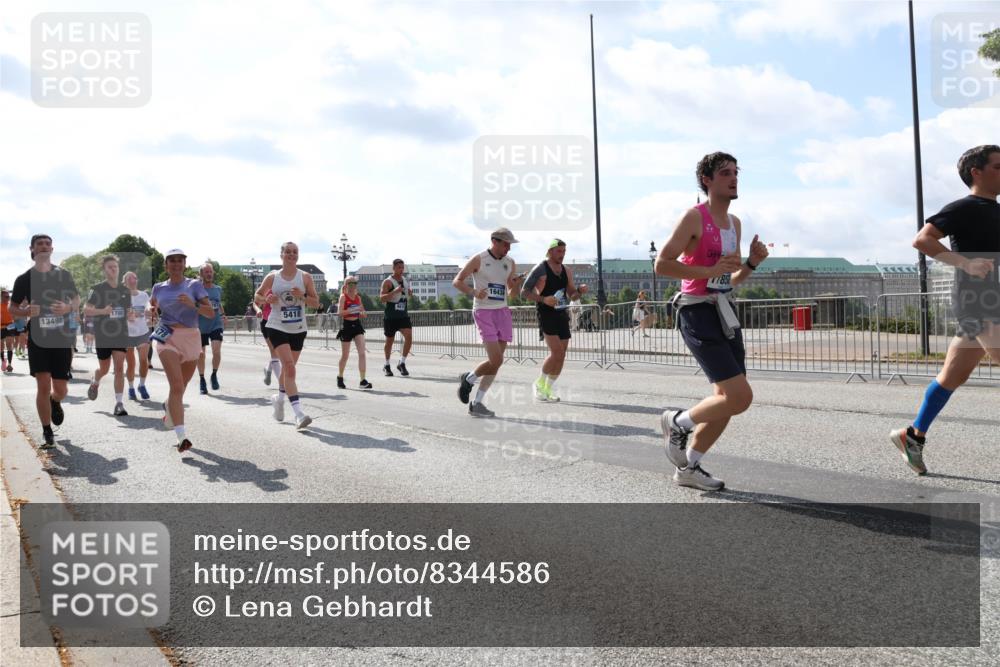 29.06.2025 - hella hamburg halbmarathon Lena Gebhardt http://msf.ph/oto/8344586 29.06.2025 10:00:50 Lombardsbrücke 16434, 185, 1708, 13498, 5418, 1544, 1568, 1583, 1611, 1681, 1726, 2236, 2346, 2426, 2474, 2490, 2982, 3042, 3059, 3141, 3319, 3400, 3625, 3740, 3794, 3983, 4238, 4419, 4579, 4594, 4616, 4708, 4767, 4813, 4940, 4945, 5033, 5418, 5643, 5870, 6138, 6147, 6220, 6443, 6487, 6531, 6714, 6757, 7658, 7757, 7759, 7761, 8255, 8326, 8478, 8632, 8923, 9124, 9553, 9555, 9577, 9932, 10074, 10188, 10271, 10599 meine-sportfotos.de
