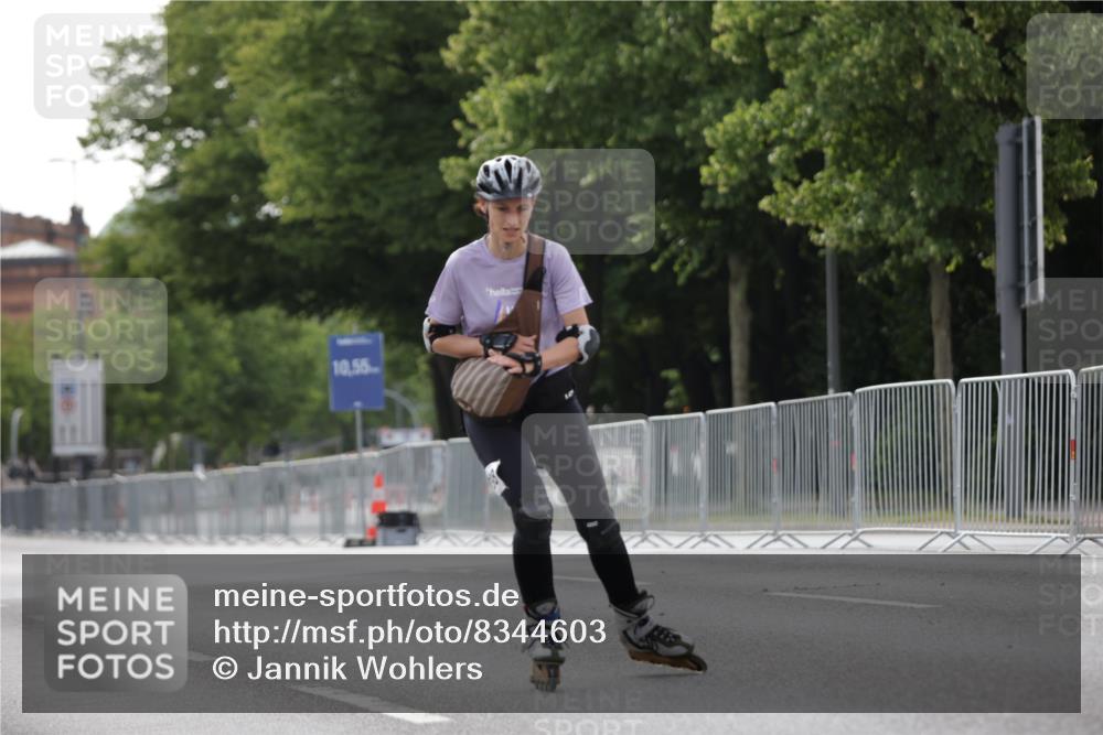 29.06.2025 - hella hamburg halbmarathon Jannik Wohlers http://msf.ph/oto/8344603 29.06.2025 09:02:50 Lombardsbrücke  meine-sportfotos.de