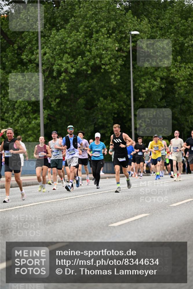 29.06.2025 - hella hamburg halbmarathon Dr. Thomas Lammeyer http://msf.ph/oto/8344634 29.06.2025 10:40:31 Kennedybrücke 1036, 1102, 1183, 1224, 1284, 1717, 3243, 3741, 3990, 4902, 4937, 5012, 5171, 5240, 5246, 5531, 5747, 5919, 6021, 6381, 6845, 6896, 7111, 7927, 8530, 9229, 9295, 9694, 9701, 10119, 10336, 10341, 11010 meine-sportfotos.de
