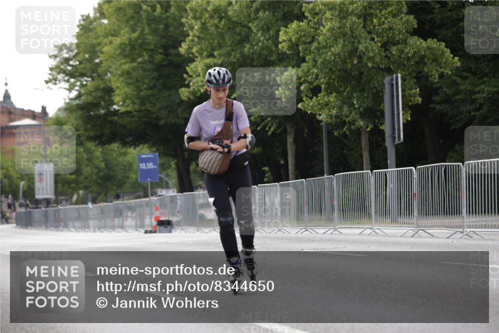 29.06.2025 - hella hamburg halbmarathon Jannik Wohlers http://msf.ph/oto/8344650 29.06.2025 09:02:50 Lombardsbrücke  meine-sportfotos.de