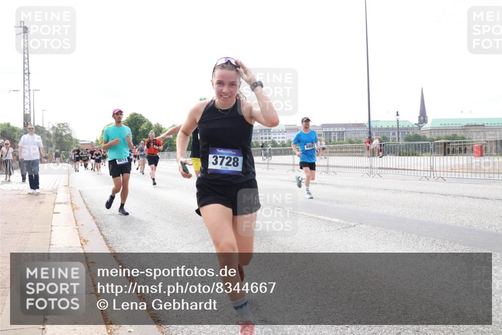 29.06.2025 - hella hamburg halbmarathon Lena Gebhardt http://msf.ph/oto/8344667 29.06.2025 10:13:33 Lombardsbrücke 3728, 4950, 1007, 1131, 1747, 1859, 2055, 2359, 2721, 2904, 2961, 2987, 3218, 3360, 3728, 3729, 4001, 4187, 4795, 4950, 5232, 5546, 5631, 5719, 6026, 6489, 6717, 6724, 7346, 7446, 7447, 7460, 7462, 7913, 8279, 8673, 8913, 9128, 9527, 9612, 9631, 10977, 11441, 12313, 12492, 12797, 12928, 12929, 13331, 13928, 15085, 15663, 15721, 15722, 15922, 16030, 16255, 16437, 16491, 17472, 17474, 17988, 18048, 18222, 18231, 18732 meine-sportfotos.de