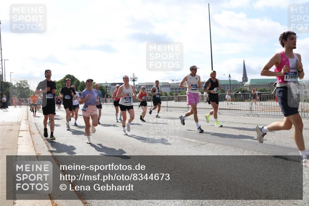 29.06.2025 - hella hamburg halbmarathon Lena Gebhardt http://msf.ph/oto/8344673 29.06.2025 10:00:50 Lombardsbrücke 13498, 17087, 5418, 16434, 17852, 1544, 1568, 1583, 1611, 1681, 1726, 2236, 2346, 2426, 2474, 2490, 2982, 3042, 3059, 3141, 3319, 3400, 3625, 3740, 3794, 3983, 4238, 4419, 4579, 4594, 4616, 4708, 4767, 4813, 4940, 4945, 5033, 5418, 5643, 5870, 6138, 6147, 6220, 6443, 6487, 6531, 6714, 6757, 7658, 7757, 7759, 7761, 8255, 8326, 8478, 8632, 8923, 9124, 9553, 9555, 9577, 9932, 10074, 10188, 10271, 10599 meine-sportfotos.de