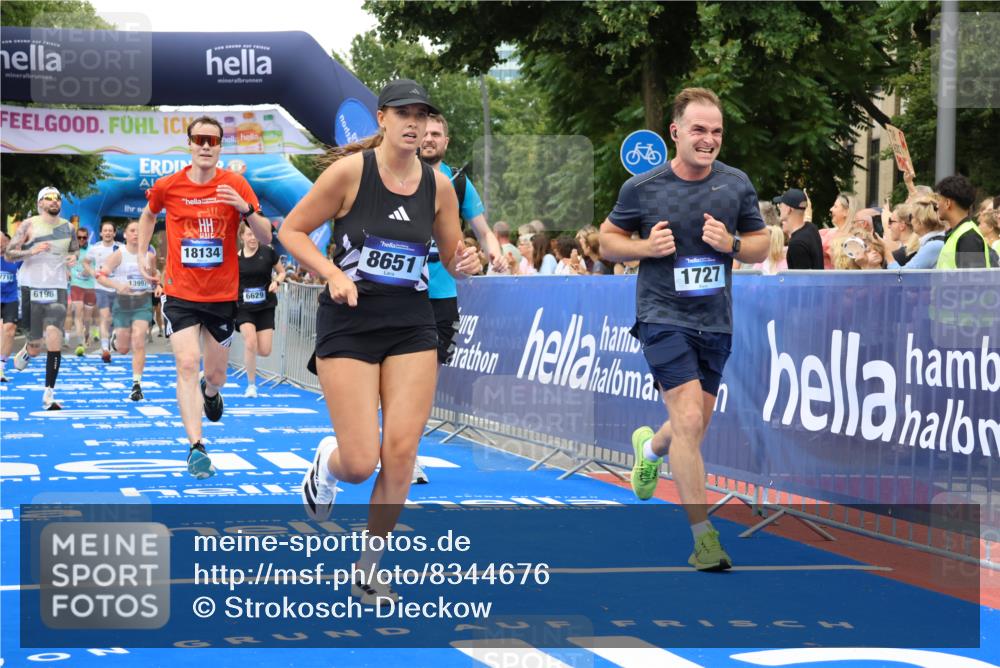29.06.2025 - hella hamburg halbmarathon Strokosch-Dieckow http://msf.ph/oto/8344676 29.06.2025 10:53:23 Ziel 1061, 1499, 1683, 1727, 2070, 2074, 2354, 4065, 5866, 6198, 6629, 6942, 7312, 8651, 11068, 11844, 12490, 12909, 13912, 13997, 15681, 15838, 17710, 18134, 18901 meine-sportfotos.de