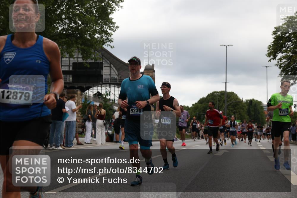29.06.2025 - hella hamburg halbmarathon Yannick Fuchs http://msf.ph/oto/8344702 29.06.2025 10:52:22 20KM 1319, 1833, 2159, 2250, 2619, 2656, 2711, 2996, 3251, 4550, 4708, 4767, 5277, 5675, 6138, 6147, 6592, 7082, 7659, 7856, 8089, 9230, 9553, 9555, 10020, 10268, 10319, 10518, 10703, 11394, 11605, 11808, 11846, 12378, 12495, 12585, 12734, 12735, 12879, 13287, 13512, 13654, 13694, 13880, 14355, 14673, 15197, 15434, 15527, 16189, 17531, 17665, 17814, 17827, 17967, 18727, 18985 meine-sportfotos.de