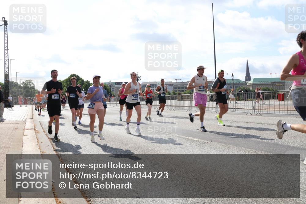 29.06.2025 - hella hamburg halbmarathon Lena Gebhardt http://msf.ph/oto/8344723 29.06.2025 10:00:50 Lombardsbrücke 13498, 1544, 1568, 1583, 1611, 1681, 1726, 2236, 2346, 2426, 2474, 2490, 2982, 3042, 3059, 3141, 3319, 3400, 3625, 3740, 3794, 3983, 4238, 4419, 4579, 4594, 4616, 4708, 4767, 4813, 4940, 4945, 5033, 5418, 5643, 5870, 6138, 6147, 6220, 6443, 6487, 6531, 6714, 6757, 7658, 7757, 7759, 7761, 8255, 8326, 8478, 8632, 8923, 9124, 9553, 9555, 9577, 9932, 10074, 10188, 10271, 10599 meine-sportfotos.de