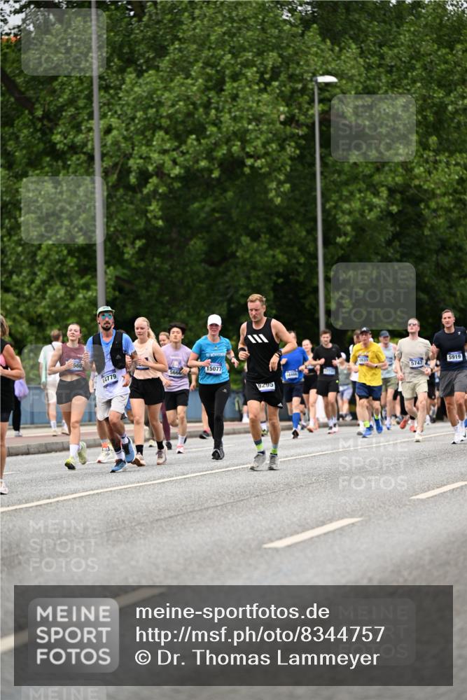 29.06.2025 - hella hamburg halbmarathon Dr. Thomas Lammeyer http://msf.ph/oto/8344757 29.06.2025 10:40:32 Kennedybrücke 1036, 1102, 1183, 1224, 1284, 1717, 3243, 3741, 3990, 4902, 4937, 5012, 5171, 5240, 5246, 5531, 5540, 5747, 5919, 6021, 6381, 6417, 6845, 6896, 7927, 8530, 9229, 9295, 9694, 9701, 10119, 10336, 10341 meine-sportfotos.de