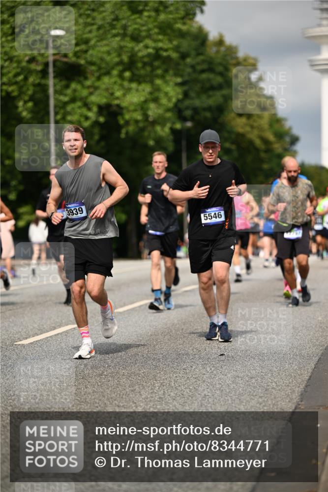 29.06.2025 - hella hamburg halbmarathon Dr. Thomas Lammeyer http://msf.ph/oto/8344771 29.06.2025 10:18:15 Kennedybrücke 1131, 1406, 2990, 3020, 3154, 3728, 3756, 3834, 3939, 5191, 5546, 5670, 6028, 6083, 6089, 7209, 7442, 7802, 7840, 7991, 8001, 8147, 8409, 9663, 9845, 10610, 11355 meine-sportfotos.de