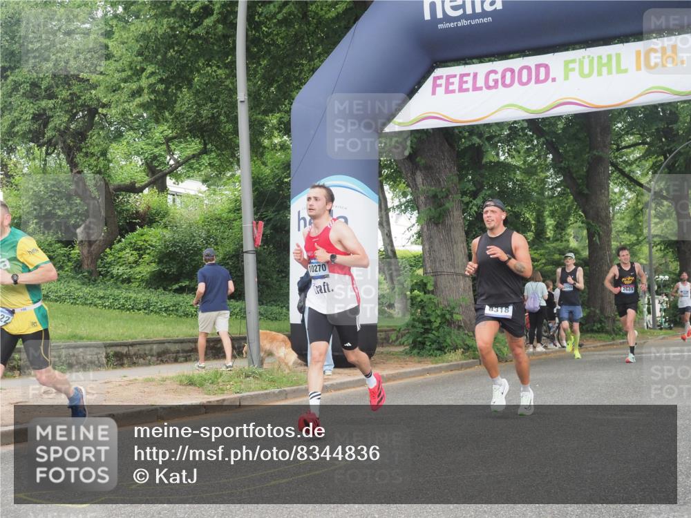 29.06.2025 - hella hamburg halbmarathon KatJ http://msf.ph/oto/8344836 29.06.2025 10:19:53 Zwischen KM18-KM19 2689, 8190, 8318 meine-sportfotos.de