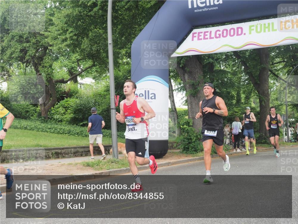 29.06.2025 - hella hamburg halbmarathon KatJ http://msf.ph/oto/8344855 29.06.2025 10:19:53 Zwischen KM18-KM19 2689, 8190, 8318 meine-sportfotos.de