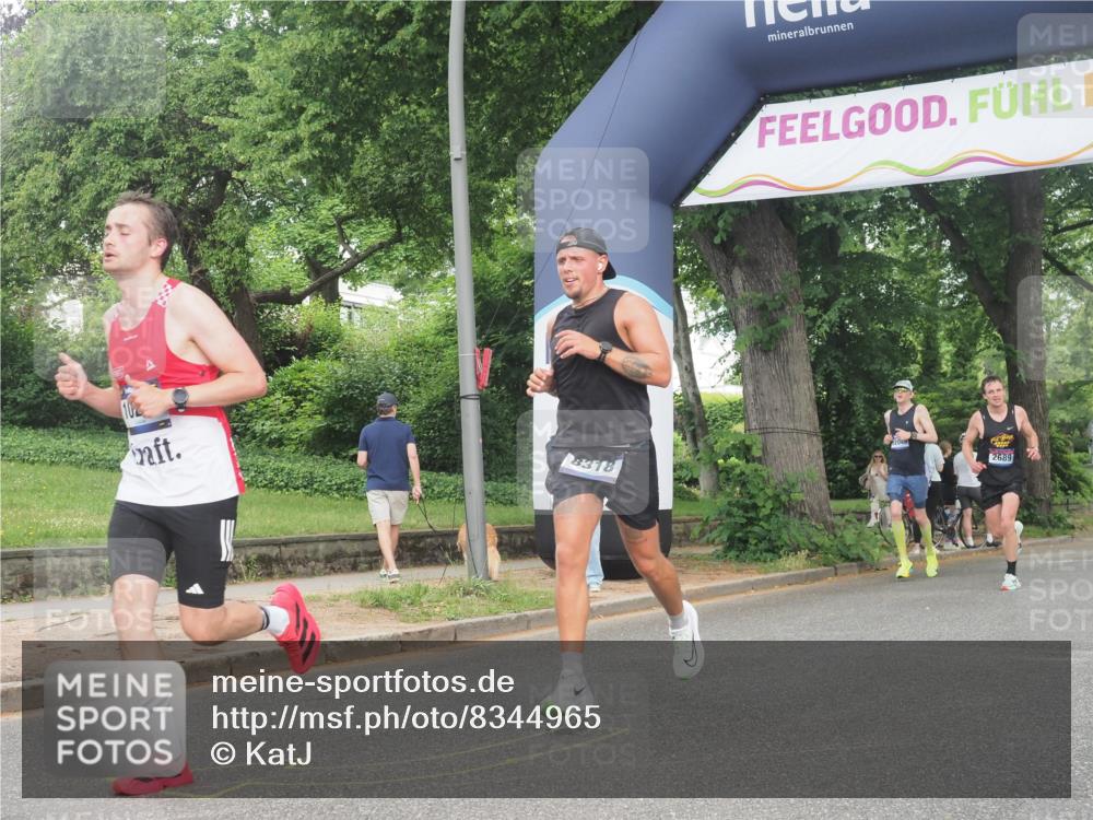 29.06.2025 - hella hamburg halbmarathon KatJ http://msf.ph/oto/8344965 29.06.2025 10:19:53 Zwischen KM18-KM19 2689, 8190, 8318 meine-sportfotos.de
