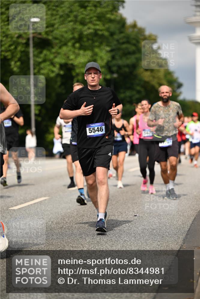 29.06.2025 - hella hamburg halbmarathon Dr. Thomas Lammeyer http://msf.ph/oto/8344981 29.06.2025 10:18:17 Kennedybrücke 1131, 1406, 2990, 3020, 3154, 3728, 3756, 3834, 3939, 5191, 5546, 5670, 6028, 6083, 6089, 7209, 7442, 7802, 7840, 7991, 8001, 8147, 8409, 9663, 9845, 10610, 10977, 11355 meine-sportfotos.de