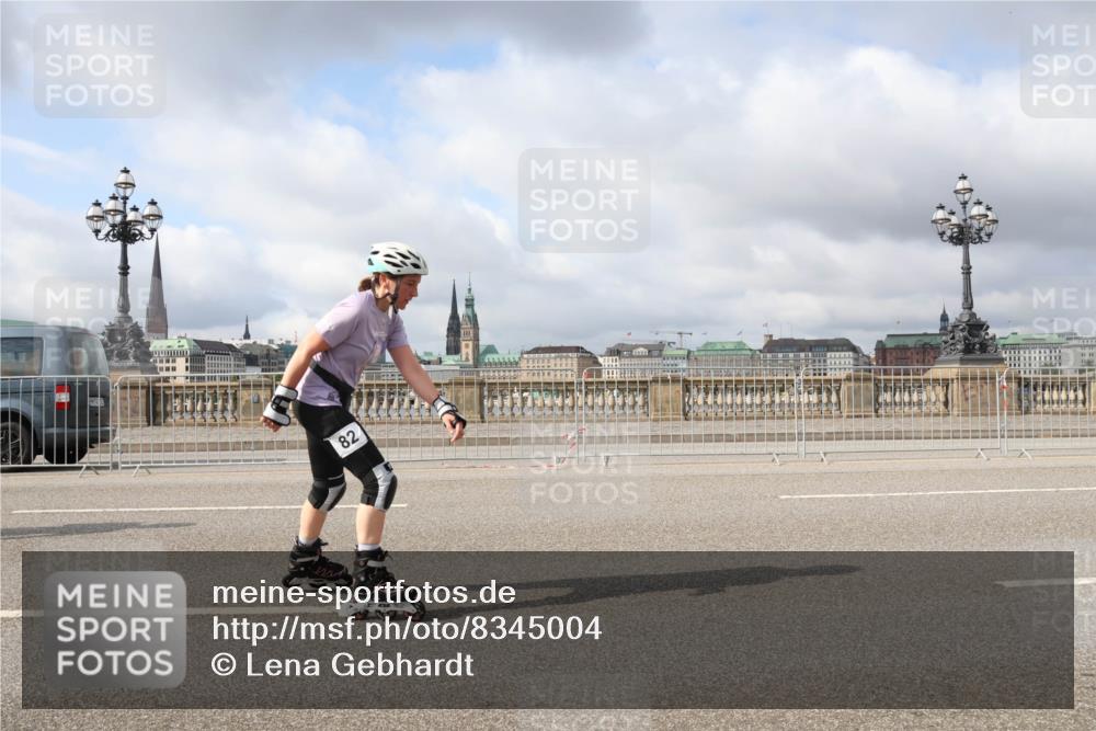 29.06.2025 - hella hamburg halbmarathon Lena Gebhardt http://msf.ph/oto/8345004 29.06.2025 09:09:08 Lombardsbrücke 82 meine-sportfotos.de