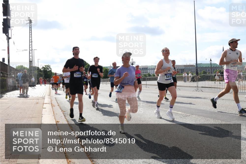 29.06.2025 - hella hamburg halbmarathon Lena Gebhardt http://msf.ph/oto/8345019 29.06.2025 10:00:51 Lombardsbrücke 1162, 13498, 17087, 5418, 1544, 1568, 1583, 1611, 1681, 1726, 2236, 2346, 2426, 2474, 2490, 2982, 3042, 3059, 3141, 3400, 3625, 3740, 3794, 3983, 4238, 4419, 4579, 4616, 4708, 4767, 4940, 4945, 5033, 5418, 5643, 5870, 6138, 6147, 6220, 6443, 6487, 6531, 6714, 6757, 6835, 7658, 7757, 7759, 7761, 8255, 8326, 8478, 8632, 8923, 9124, 9553, 9555, 9577, 9932, 10074, 10188, 10271, 10599 meine-sportfotos.de